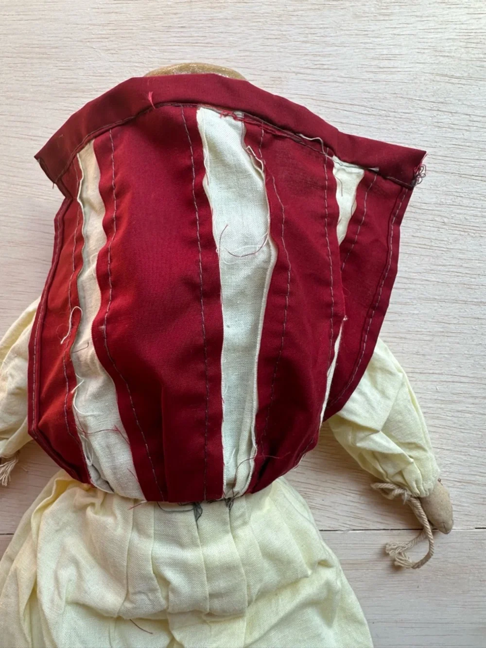 Vintage-Style Betsy Ross cloth and porcelain doll - Picture 5 of 8